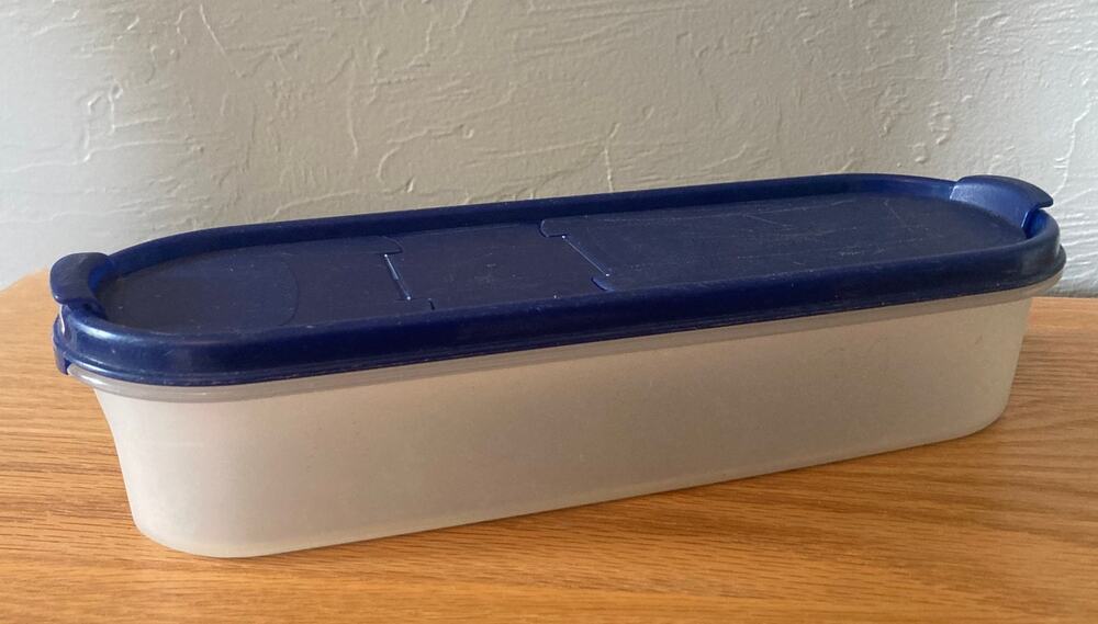 Tupperware modular mate rectangular w/blue lid  2399A-4